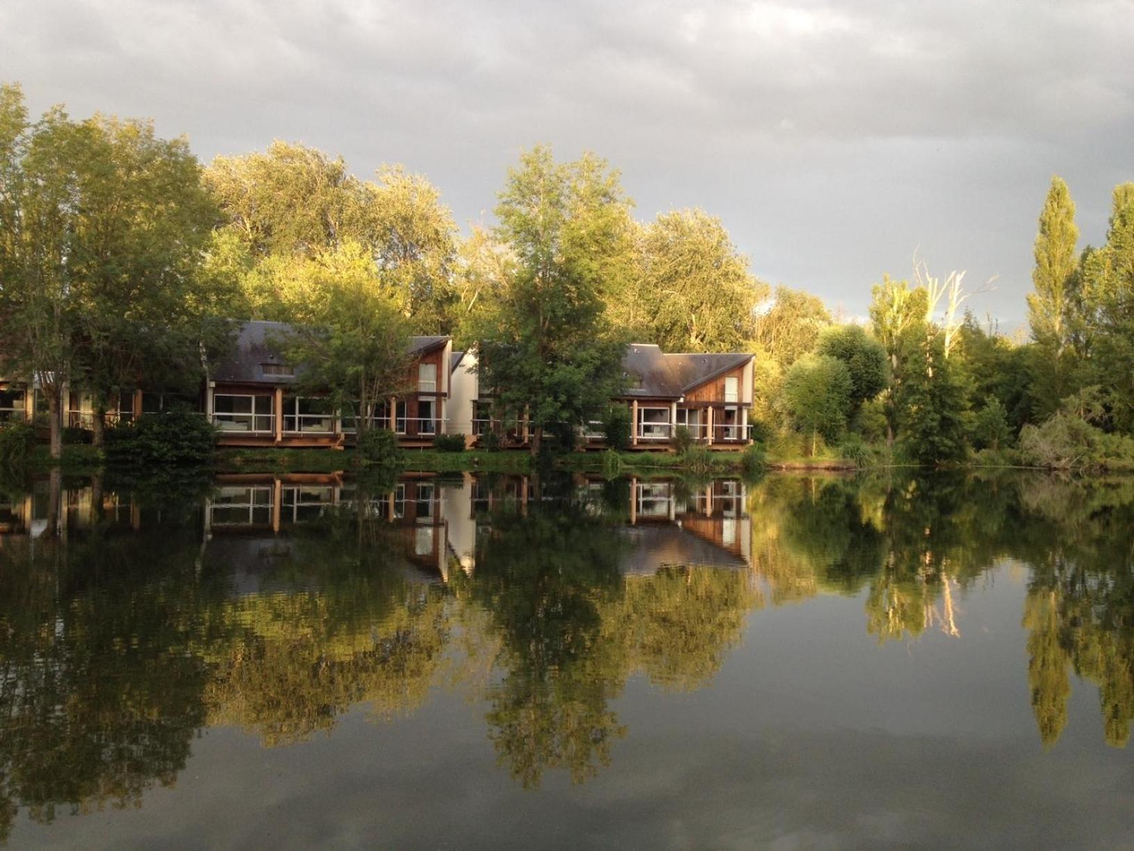 إيتوفييل Hotel L'Ile Du Saussay المظهر الخارجي الصورة